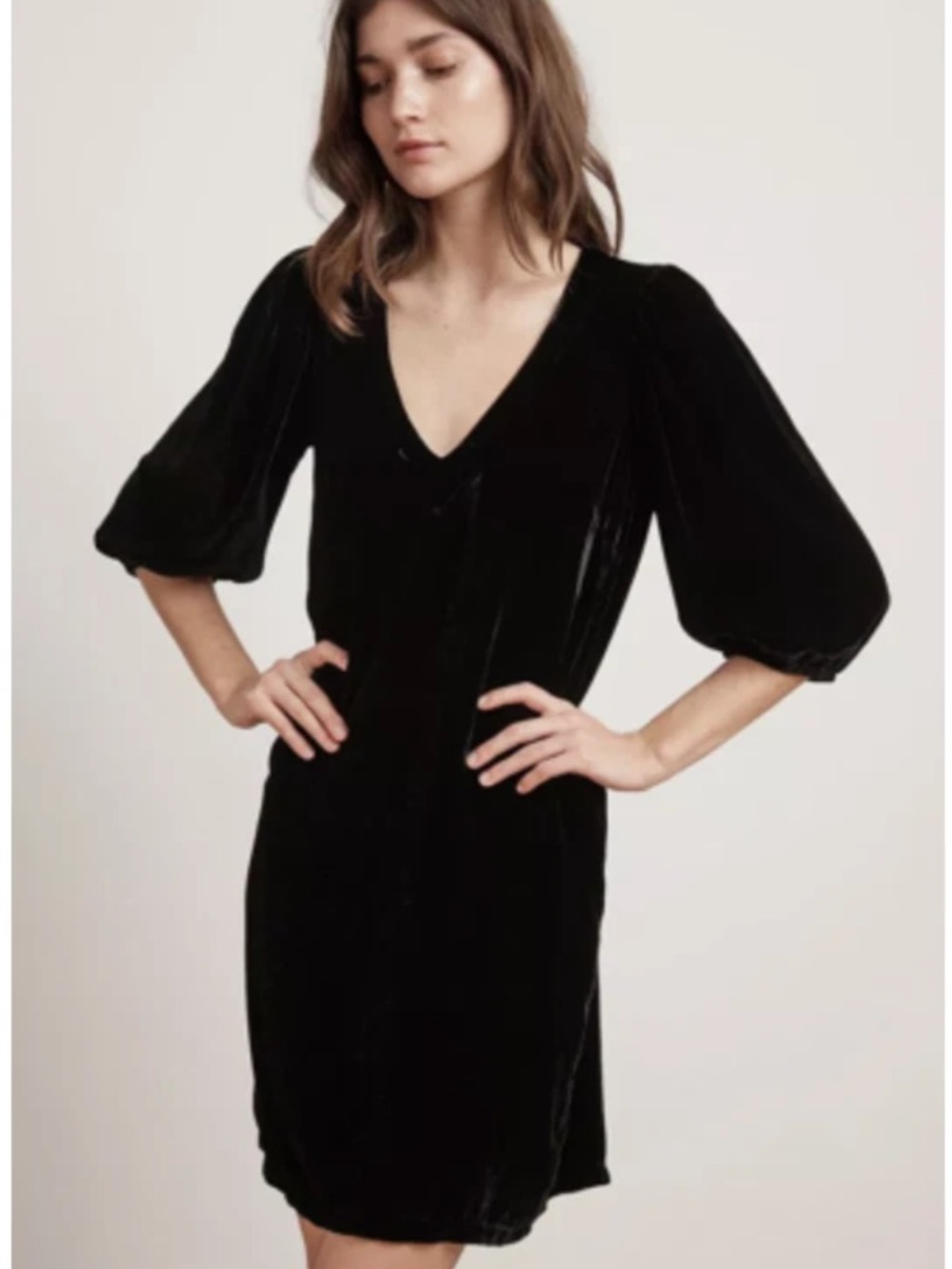 ANTHROPOLOGIE/VELVET by Graham & Spencer Carissa Velvet Mini Dress, Size Small.